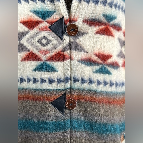 EXCELLENT- Southwestern Women’s Hooded Wool Coat- Hand made in Ecuador- Medium - Picture 4 of 14
